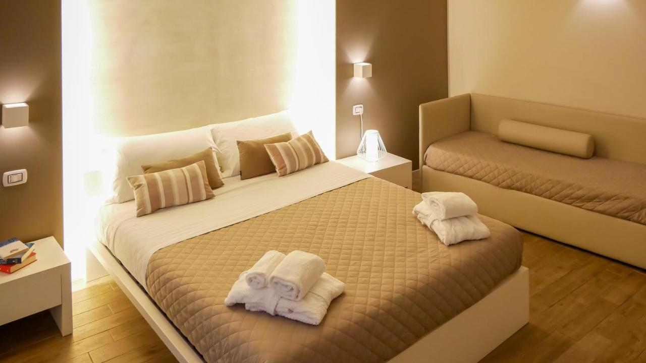 La Banchina Holiday Rooms Trani Exteriér fotografie