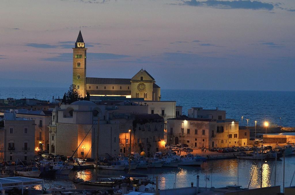 La Banchina Holiday Rooms Trani Exteriér fotografie