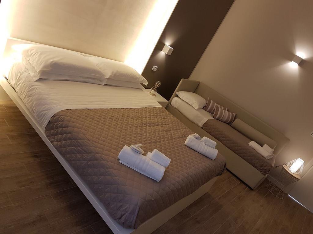 La Banchina Holiday Rooms Trani Exteriér fotografie